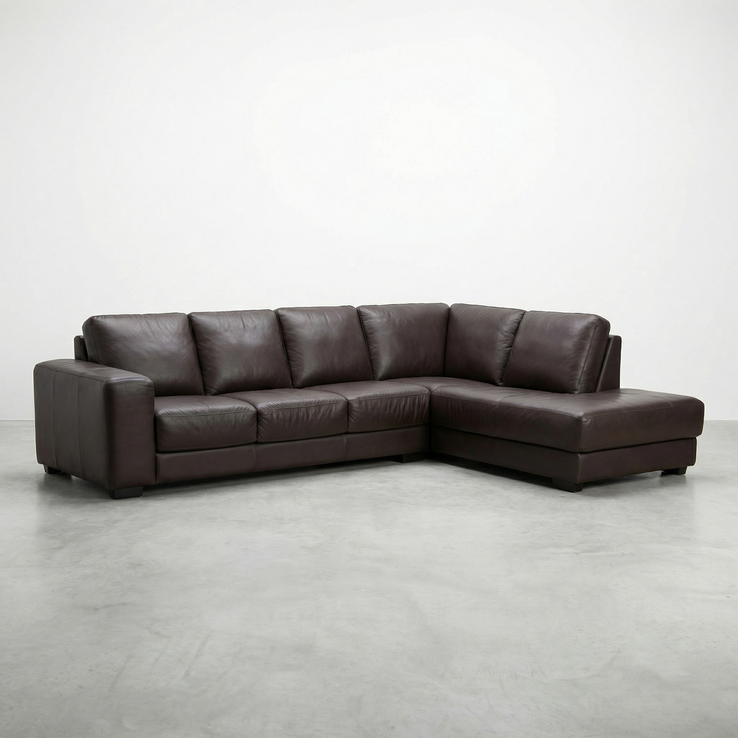 Divan sectionnel en cuir brun