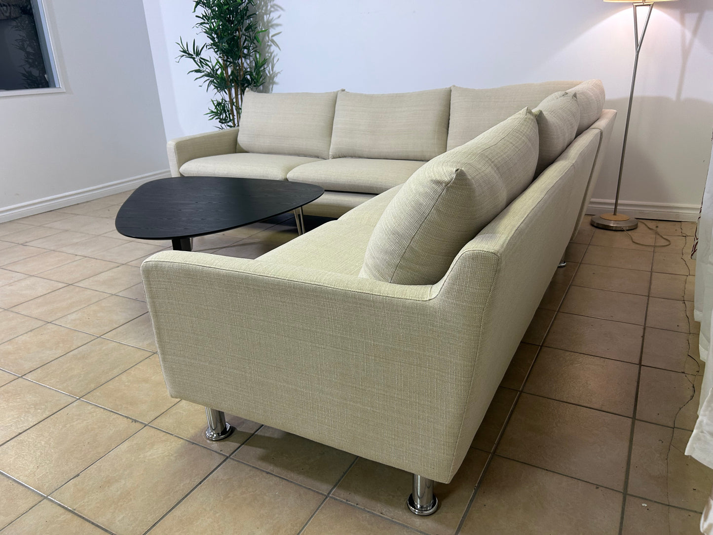 Anders Sectional Sofa in Beige Fabric