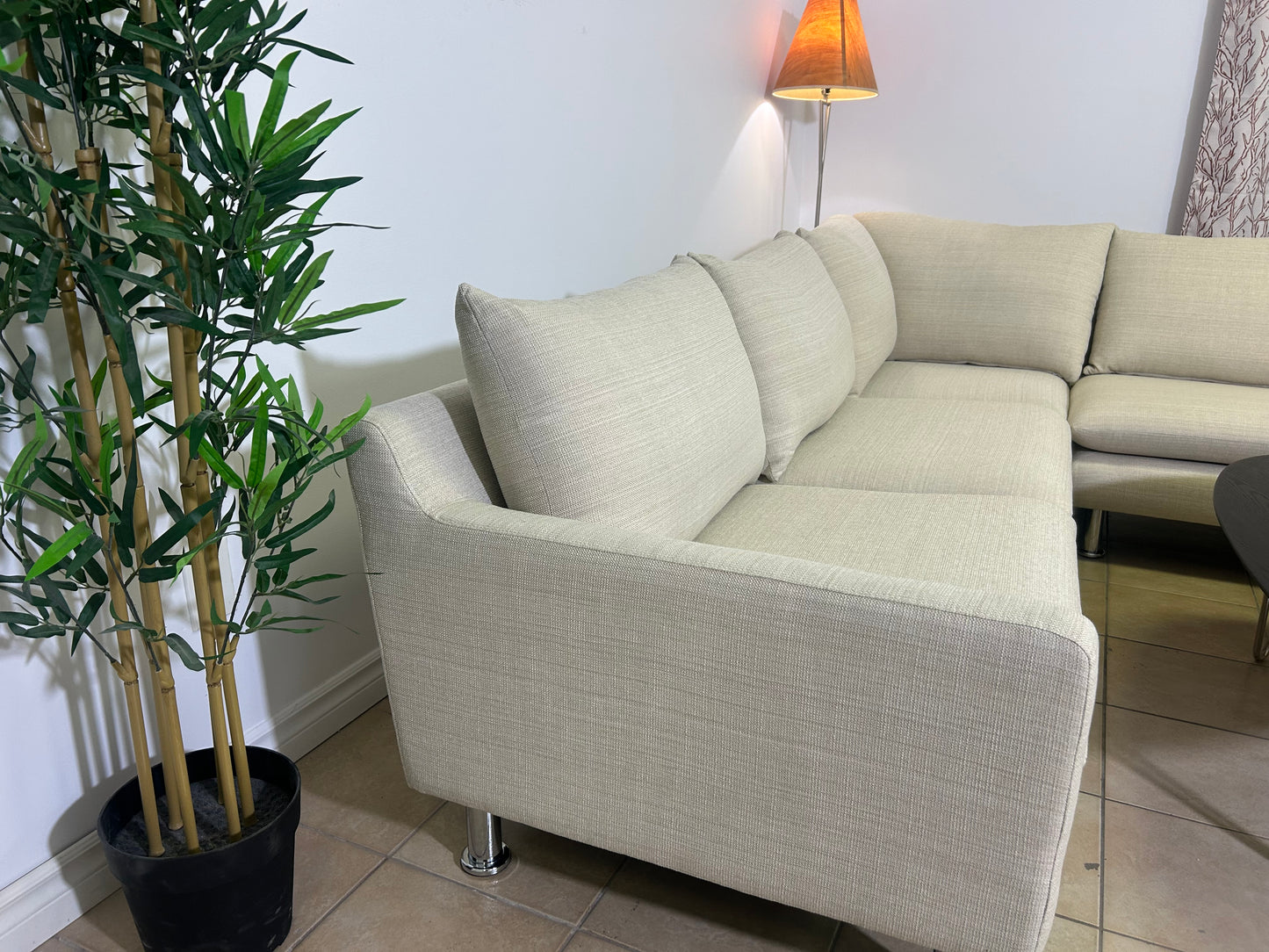 Anders Sectional Sofa in Beige Fabric